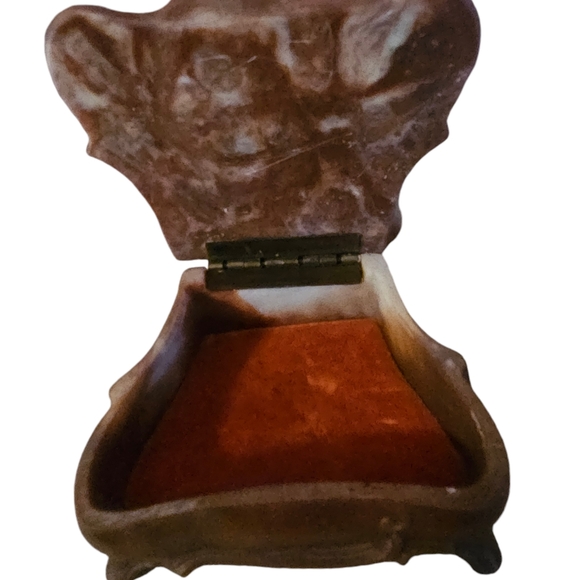 Gorgeous carved Stone Jewelry Box - Picture 4 of 4